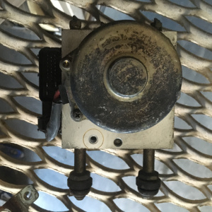 Блок ABS Mitsubishi EA1A/EA1W Galant/Legnum MR205527