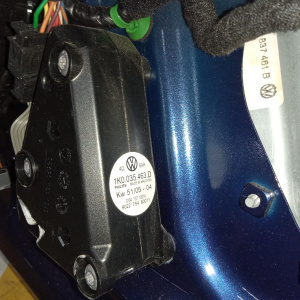 Дверь боковая Volkswagen Jetta 1K2 '2006 перед, лев LD5Q В сборе 1K5831301S, 1K5831105F