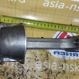 Поршень с шатуном Mazda WL-AT BT-50 UN8F1 диаметр 34/58 мм. длина 117 мм. WLAA11210A + WLYE11SA0