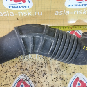 Гофра впускного коллектора Toyota 3RZ-FE Granvia RCH11 1 части резиновая 17881-75060