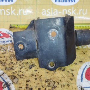 Крепление подушки ДВС Toyota 3S-FE/1AZ-FSE Nadia SXN15/ACN15 4WD a/t A243F перед, лев 12325-74500