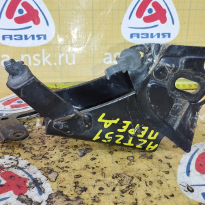 Крепление подушки ДВС Toyota 2AZ-FSE Avensis AZT251 a/t U151E перед. F ( G ) 12311-28170
