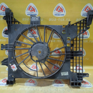 Диффузор радиатора Renault Duster HSA/H79 '2012 214814567R дефект F