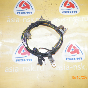 Тросик Ручника Subaru VM4 Levorg зад, прав Дефект фишки.