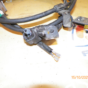 Тросик Ручника Subaru VM4 Levorg зад, прав Дефект фишки.