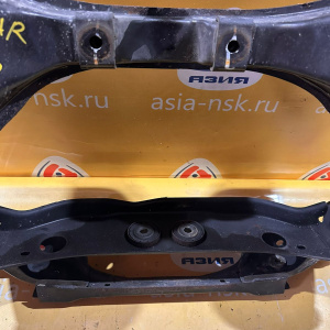 Балка Nissan TNU30 Presage/Bassara '1998-2001 R 4WD Под чугунный редуктор дефект сайлентблока