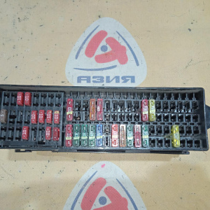 Блок предохранителей Volkswagen Passat NMS в салоне '2016