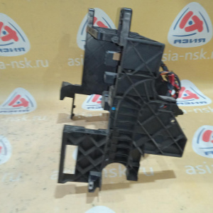 Блок реле и предохранителей Volkswagen Passat NMS крепление с салоне +5 реле 645 и 646 5C0907371C '2016