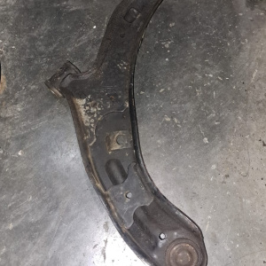 Рычаг Nissan Y11/B15/QG10 AD/Wingroad/Sunny/Bluebird Sylphy перед, прав 2WD дефект сайлентблока