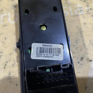 Пульт стеклоподъемника Kia Sportage SL '2014 перед, прав Водитель, правый руль 935703W900WK