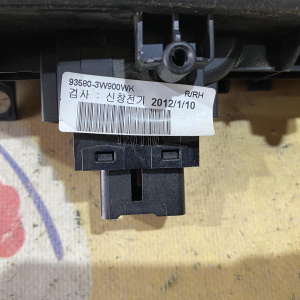 Пульт стеклоподъемника Kia Sportage SL зад, прав 935803W900WK