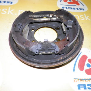 Колодки тормозные Honda Fit GA5/GA6 drum. В сборе с пружинками. зад, прав