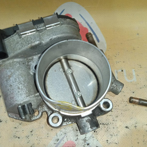 Заслонка дроссельная Chevrolet LD9/Z24SED Captiva C100 дефект, замята 92067741