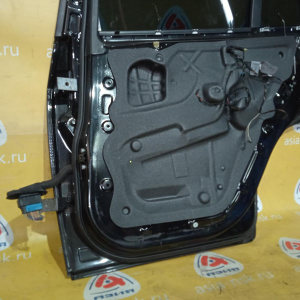 Дверь боковая BMW X5 E70 '2013 зад, прав В сборе 41527261482