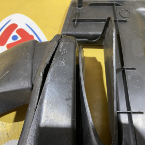 Решетка под лобовое стекло BMW X5 E70 '2013 R Крышка корпуса микрофильтра П (дефект) 64316945584