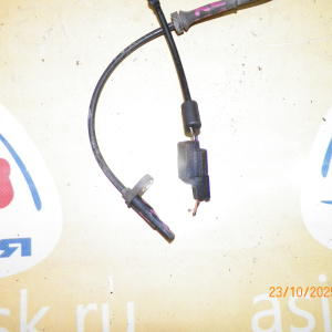 Датчик ABS Nissan Teana TNJ32 зад, лев 4WD С фишкой.
