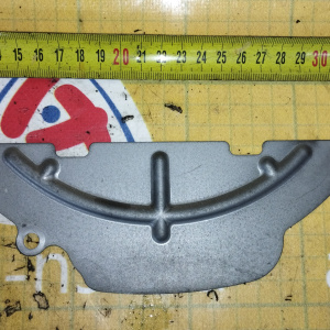 Кожух маховика Suzuki/Nissan 304114A00A Moco MG22S K6A-VE 2WD a/t крышка ( металл )