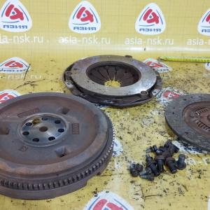 Маховик MITSUBISHI 4D68 RVR N28W/N48W 7 болтов + корзина ( диск 225 мм. ) маховик с выемкой ( 684W ) MD188711 / MD188710