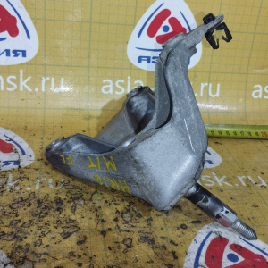 Крепление подушки ДВС Nissan HR15/HR16 Tiida C11 2WD m/t перед, лев 046003 ( I M ) 11253EL20A