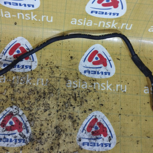 Шланг топливный Mazda FPG31349YA Premacy CP8W FP '06.2002- R F 2WD ОБРАТКА НА БЫСТРОСЪЁМЕ КВАДРАТНЫХ на клапан обратки соединение топливопровода между