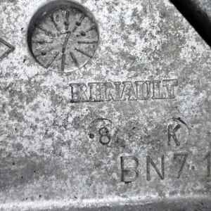 Крепление подушки ДВС Nissan/Renault/LADA HR15/HR16/K4M/K7M Tiida#Duster/Logan/Megane/Kangoo#Largus C11 2WD m/t перед, лев 8200043084-1 ( BN7-1 ) 8200457080-