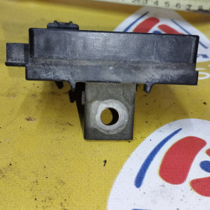 Клемма аккумулятора/Предохранитель плюсовой клеммы Toyota 82620-52010 Funcargo/Vitz NCP20/SCP10 2NZ/1SZ 60*60*100*60 A.