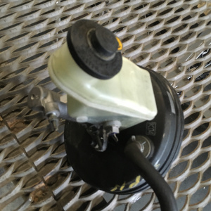 Главный тормозной цилиндр TOYOTA SCP10 Platz/Vitz +вакуумник 44610-52020