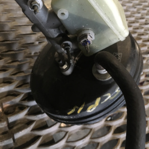 Главный тормозной цилиндр TOYOTA SCP10 Platz/Vitz +вакуумник 44610-52020