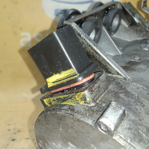 Помпа BMW N51/N52/N52N/N53 3-Series E87/E90/E92/E60/E63/E65/E84/E83/E70 '2010 Электрическая (дефект фишки и крепления) 11517586924