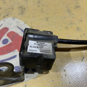 Датчик ускорения Maserati Quattroporte M139/MQP '2004 перед, лев 9570930020