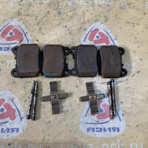 Колодки тормозные Maserati Quattroporte M139/MQP '2004 Комплект с креплениями R