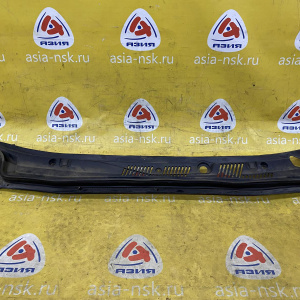 Решетка под лобовое стекло Maserati Quattroporte M139/MQP '2004