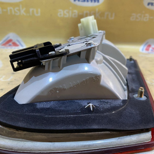 Стоп Mercedes CLK-Class W208/C208 '2001 L Купе, в крышку багажника (скол на стекле) A2088200564, A2088200764