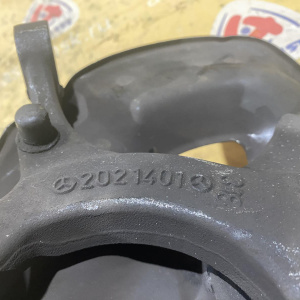 Ступица Mercedes W202/W208 CLK-Class '2001 перед, лев голая A2023300020