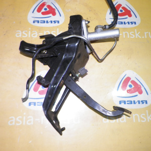 Цилиндр сцепления Isuzu NHR69C Elf Главный цилиндр . В сборе с педалью. Сечение 3/4