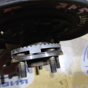 Ступица Subaru SF5/SF9 Forester '1997-1999 зад, лев ABS DISK БЕЗ ДИСКА И СУППОРТА 28012AA033/28052AA031