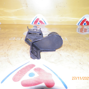 Подушка глушителя Toyota Corolla/Sprinter AE100/AE101/AE110/AE111/EE101/EE110/EE111 (подушка глушителя). Стоит спереди на балке с противовесом.. F 175