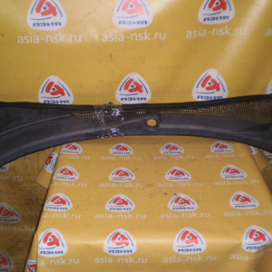 Решетка под лобовое стекло SUBARU Forester SG5 Дефект