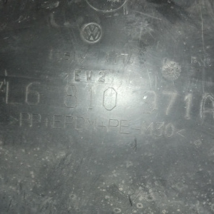 Подкрылок Volkswagen Touareg 7LA/7L6 зад, лев 7L6810971A