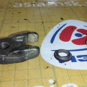 Крепление форсунки Toyota 3S-FSE Vista Ardeo SV50/SXN10/ST210 '1998-2001 + шайба + болт 23695-74010 + 90209-10021 + 90105-08050