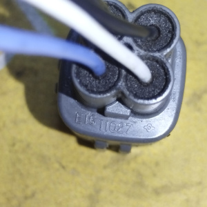 Разъём лямбда-зонда / кислородного датчика Toyota 90980-11027 1ZZ/5E/3S/4S/5S/3SZ/K3/3Y/7K/2AZ/1MZ/1G/1JZ/2JZ 4 конт.( 2 напровляющие сбоку и 2 снизу 