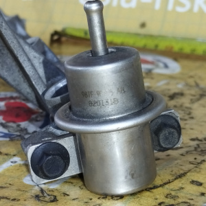 Топливная рейка Mazda YF Tribute EPEW YF0913150A + YF0920180 / 98TF-9F775-AB