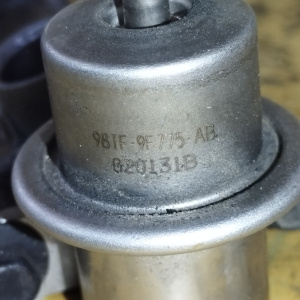 Топливная рейка Mazda YF Tribute EPEW YF0913150A + YF0920180 / 98TF-9F775-AB