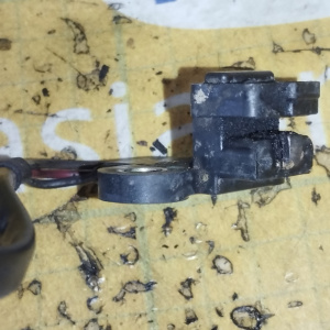 Датчик коленвала Mitsubishi 4G15/4G18 Lancer/Space Star CS3A ДЕФЕКТ РАЗЪЁМА J5T26273 / 	MR420734