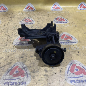 Крепление компрессора кондиционера Kia J3 Carnival FL/UP/GQ '2001 2.9L CRDi с нятяжителем 0K55215810B