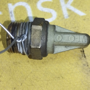 Клапан вакуумный/датчик температуры Mitsubishi MD120694 Libero CD2V 4G15 '04.1992-02.1995 вкручивается во впускной коллектор 2 вак. трубки