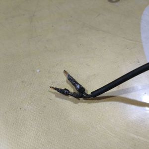 Датчик ABS Toyota Corsa/Tercel/Corolla II/Raum/Starlet EL51/EL52/EL53/EL54/EL55/EP91/EP95/EXZ10/EXZ15/NL50/NP90 перед, прав НЕТ ФИШКИ 89542-10020