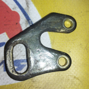 Крепление ТНВД Mazda WLTE Bongo Friendee SGLR эл. ТНВД R WLA113V03 ( C12-15 )