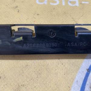 Крепление бампера Mercedes C-Class W204 '2007 Седан, боковая напраляющая зад, прав в A2048800330