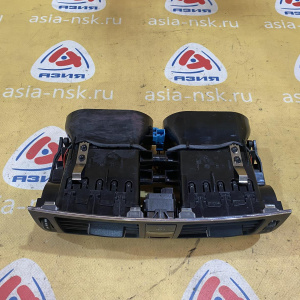 Решетка вентиляционная Mercedes C-Class W204 '2007 Дефлектор воздуха салонный (центр) с кнопками F A2048304154